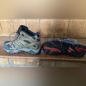 Merrell Womens 8M composite toe boots.